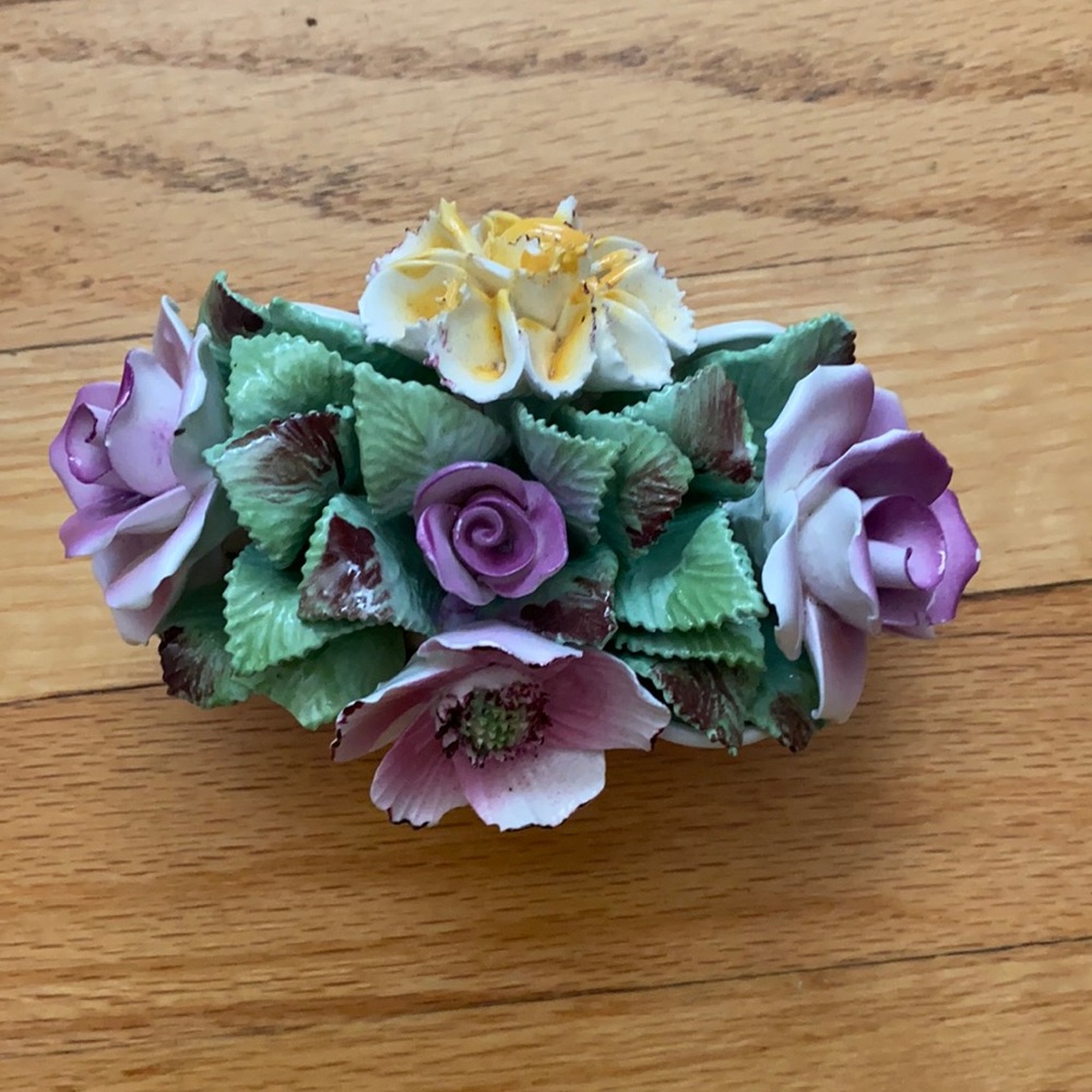 Royale Stratford fine bone China flower basket